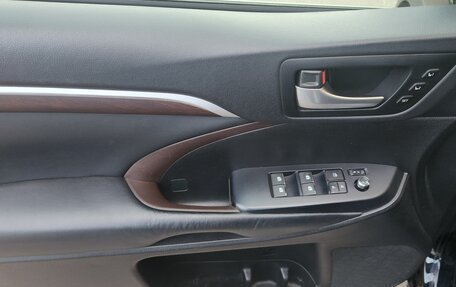 Toyota Highlander III, 2015 год, 3 290 000 рублей, 9 фотография
