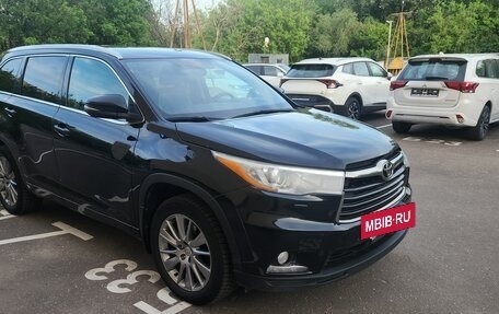 Toyota Highlander III, 2015 год, 3 290 000 рублей, 3 фотография