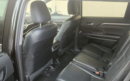 Toyota Highlander III, 2015 год, 3 290 000 рублей, 27 фотография