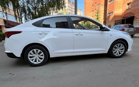 Hyundai Solaris II рестайлинг, 2021 год, 1 780 000 рублей, 3 фотография