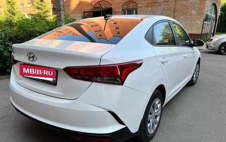Hyundai Solaris II рестайлинг, 2021 год, 1 780 000 рублей, 4 фотография