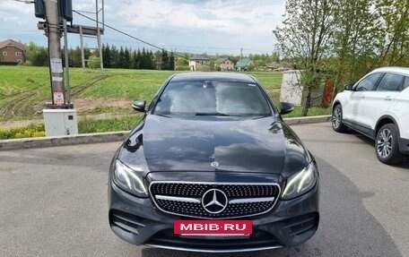 Mercedes-Benz E-Класс, 2019 год, 2 500 000 рублей, 9 фотография