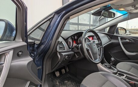 Opel Astra J, 2011 год, 595 000 рублей, 2 фотография