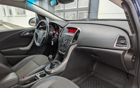 Opel Astra J, 2011 год, 595 000 рублей, 8 фотография