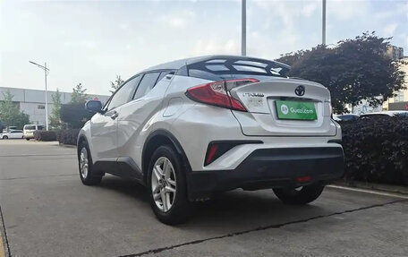 Toyota C-HR I рестайлинг, 2021 год, 1 850 000 рублей, 4 фотография