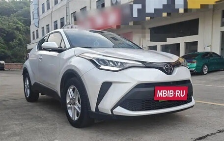 Toyota C-HR I рестайлинг, 2021 год, 1 850 000 рублей, 2 фотография