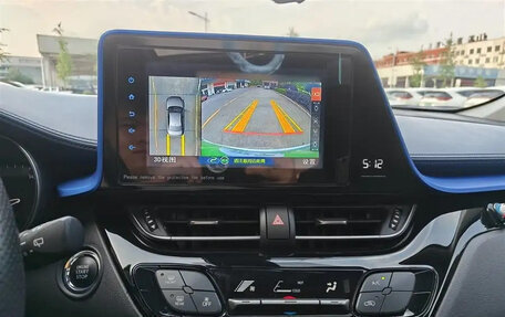 Toyota C-HR I рестайлинг, 2021 год, 1 850 000 рублей, 11 фотография