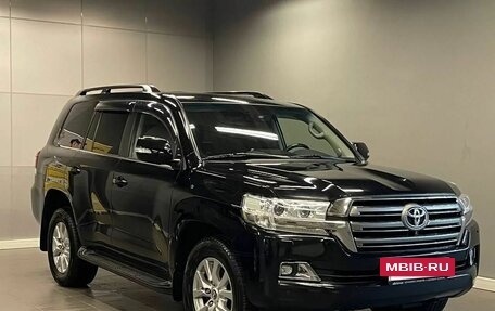 Toyota Land Cruiser 200, 2018 год, 6 097 000 рублей, 3 фотография