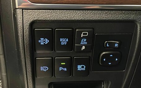 Toyota Land Cruiser 200, 2018 год, 6 097 000 рублей, 18 фотография