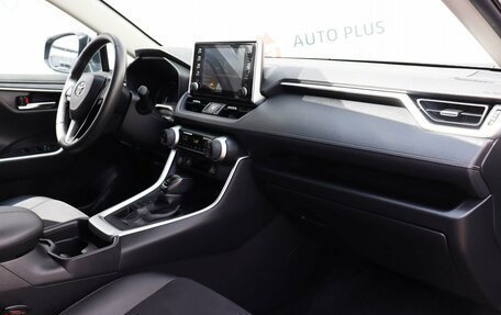 Toyota RAV4, 2021 год, 3 590 000 рублей, 10 фотография
