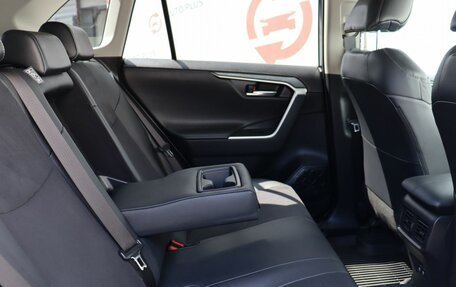 Toyota RAV4, 2021 год, 3 590 000 рублей, 19 фотография