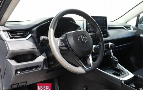 Toyota RAV4, 2021 год, 3 590 000 рублей, 8 фотография