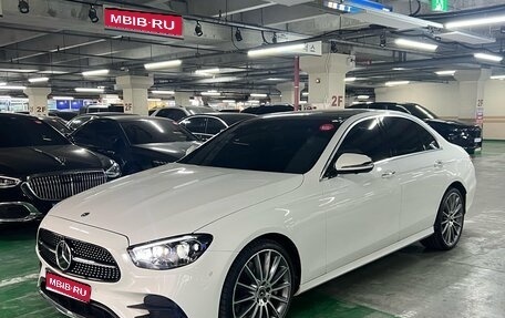 Mercedes-Benz E-Класс, 2022 год, 4 390 000 рублей, 1 фотография