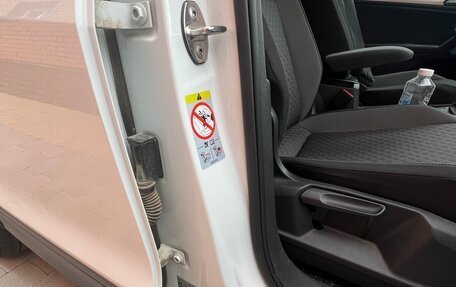 Volkswagen Tiguan II, 2020 год, 2 850 000 рублей, 3 фотография