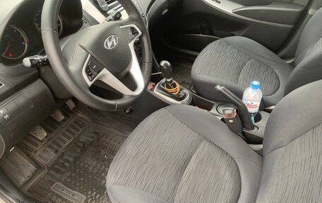 Hyundai Solaris II рестайлинг, 2014 год, 925 000 рублей, 19 фотография