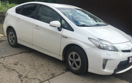 Toyota Prius, 2012 год, 1 360 000 рублей, 3 фотография