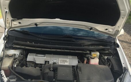 Toyota Prius, 2012 год, 1 360 000 рублей, 6 фотография
