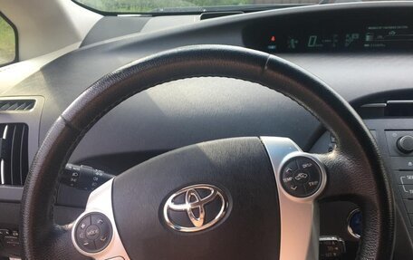 Toyota Prius, 2012 год, 1 360 000 рублей, 10 фотография