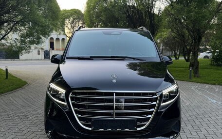 Mercedes-Benz V-Класс, 2025 год, 14 850 000 рублей, 2 фотография