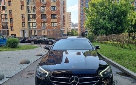 Mercedes-Benz E-Класс, 2021 год, 3 380 000 рублей, 1 фотография
