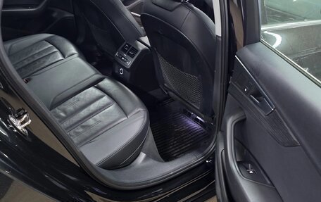 Audi A4, 2017 год, 2 400 000 рублей, 8 фотография
