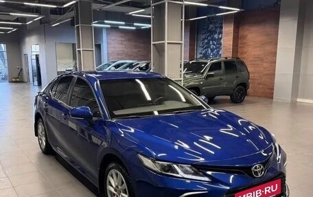 Toyota Camry, 2022 год, 3 357 000 рублей, 2 фотография