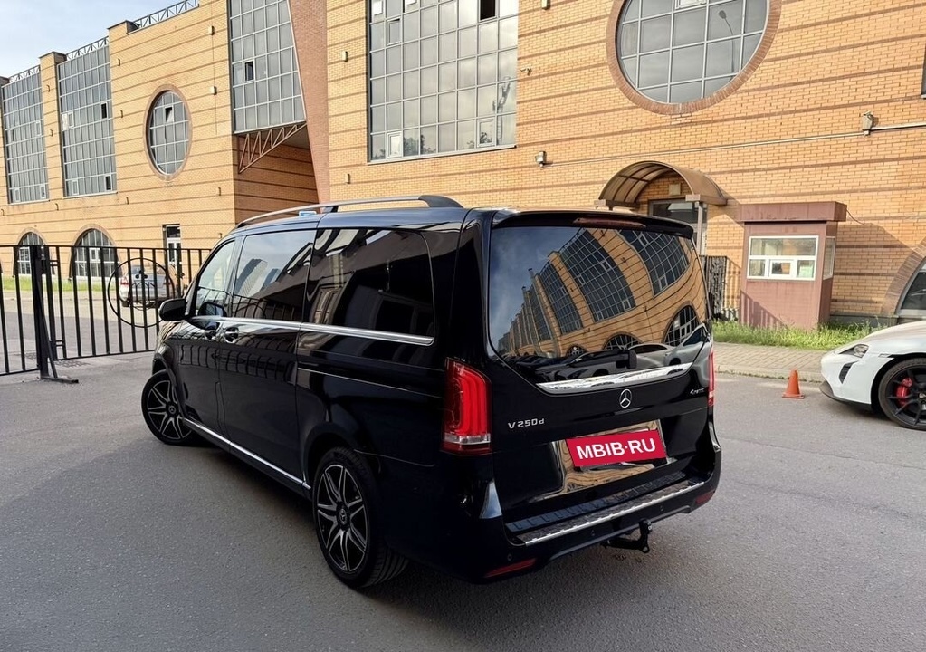 Mercedes-Benz V-Класс, 2020 год, 6 990 000 рублей, 11 фотография