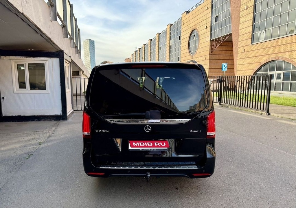 Mercedes-Benz V-Класс, 2020 год, 6 990 000 рублей, 12 фотография