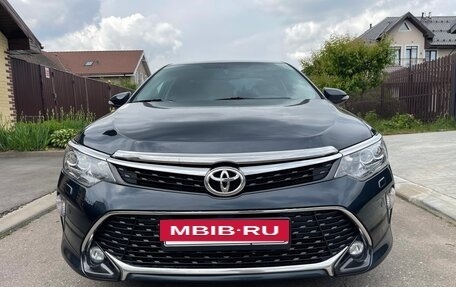 Toyota Camry, 2017 год, 2 100 000 рублей, 12 фотография