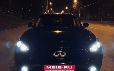 Infiniti QX70, 2014 год, 2 750 000 рублей, 9 фотография