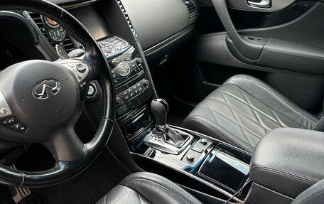Infiniti QX70, 2014 год, 2 750 000 рублей, 12 фотография