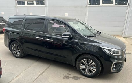 KIA Carnival III, 2019 год, 2 799 000 рублей, 5 фотография