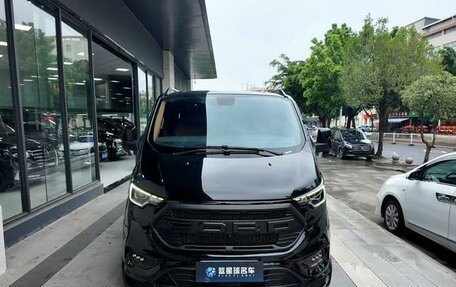 Ford Tourneo Custom I рестайлинг, 2023 год, 4 150 000 рублей, 2 фотография
