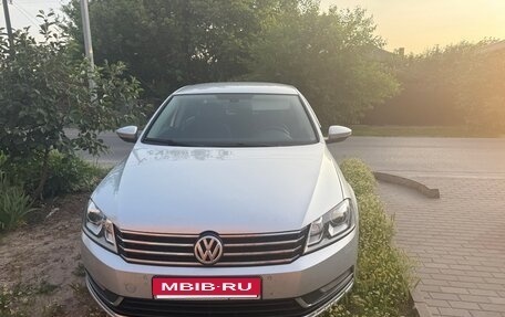 Volkswagen Passat B7, 2011 год, 945 000 рублей, 2 фотография