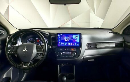 Mitsubishi Outlander III рестайлинг 3, 2016 год, 1 845 000 рублей, 10 фотография