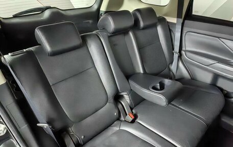 Mitsubishi Outlander III рестайлинг 3, 2016 год, 1 845 000 рублей, 12 фотография