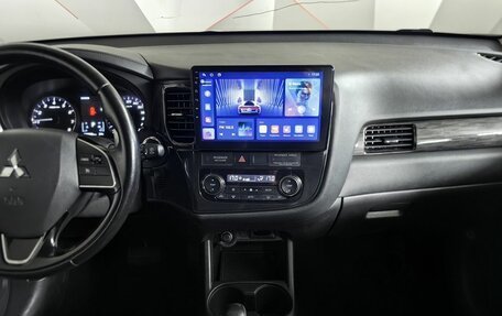 Mitsubishi Outlander III рестайлинг 3, 2016 год, 1 845 000 рублей, 11 фотография