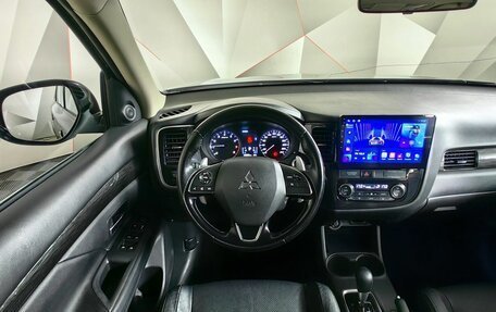 Mitsubishi Outlander III рестайлинг 3, 2016 год, 1 845 000 рублей, 14 фотография
