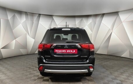Mitsubishi Outlander III рестайлинг 3, 2016 год, 1 845 000 рублей, 8 фотография