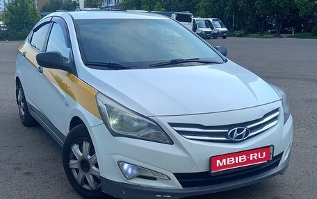 Hyundai Solaris II рестайлинг, 2016 год, 580 000 рублей, 1 фотография