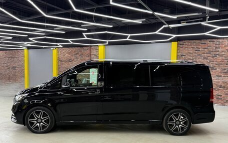 Mercedes-Benz V-Класс, 2019 год, 10 500 000 рублей, 3 фотография