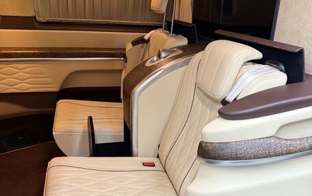 Mercedes-Benz V-Класс, 2019 год, 10 500 000 рублей, 14 фотография