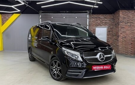 Mercedes-Benz V-Класс, 2019 год, 10 500 000 рублей, 2 фотография