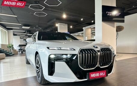 BMW 7 серия, 2025 год, 15 700 000 рублей, 34 фотография