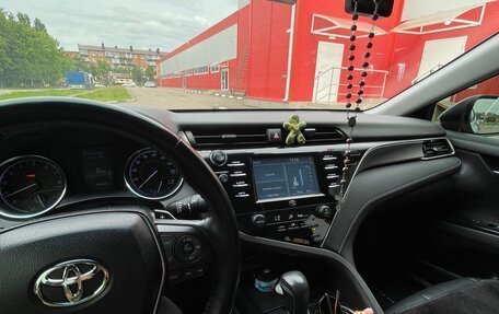 Toyota Camry, 2018 год, 2 180 000 рублей, 14 фотография