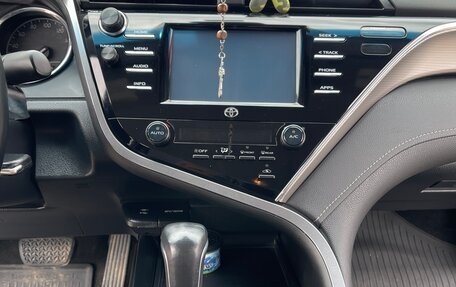 Toyota Camry, 2018 год, 2 180 000 рублей, 21 фотография