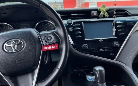 Toyota Camry, 2018 год, 2 180 000 рублей, 15 фотография