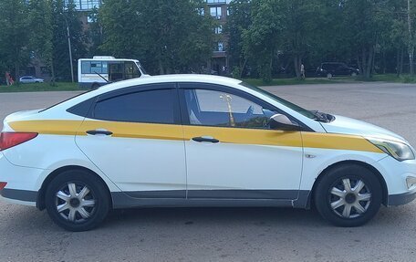 Hyundai Solaris II рестайлинг, 2016 год, 580 000 рублей, 8 фотография