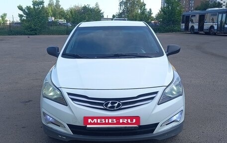Hyundai Solaris II рестайлинг, 2016 год, 580 000 рублей, 2 фотография