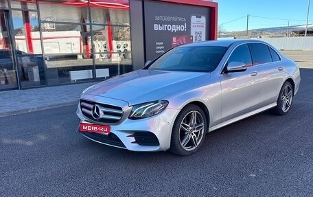 Mercedes-Benz E-Класс, 2019 год, 3 300 000 рублей, 1 фотография